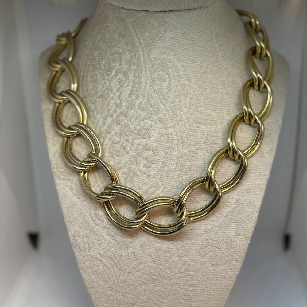 Elegant Gold Chain Necklace - Picture 1 of 3